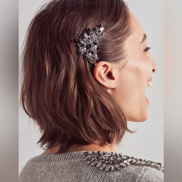 White House Black Market Jewelry Clips - Picture 3 of 7